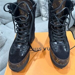 Louis Vuitton Black and Brown Lace Up Boots
